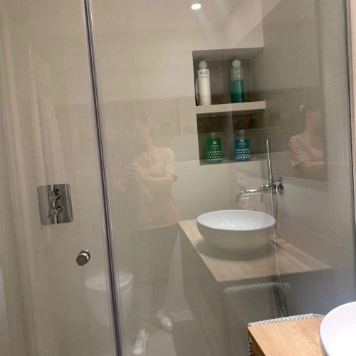 Baño matrimonio mobiliario Aja grifería Ramon Soler(5)