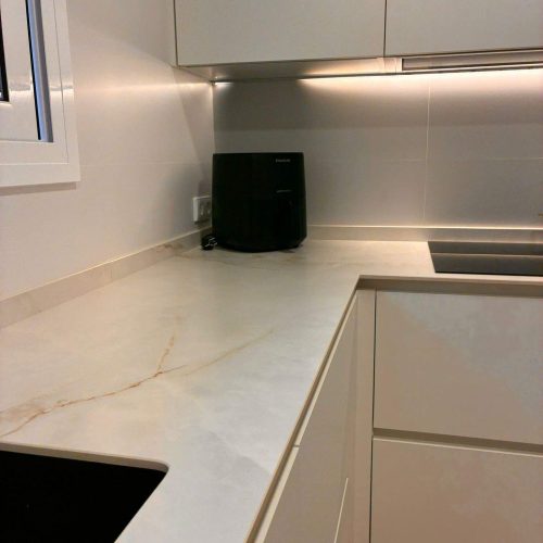 proyecto que hicimos en Badalona . Cocina dos baños y aseo, para que se ponga en ella página web(1)