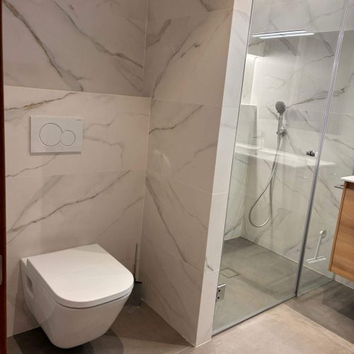 proyecto que hicimos en Badalona . Cocina dos baños y aseo, para que se ponga en ella página web(11)
