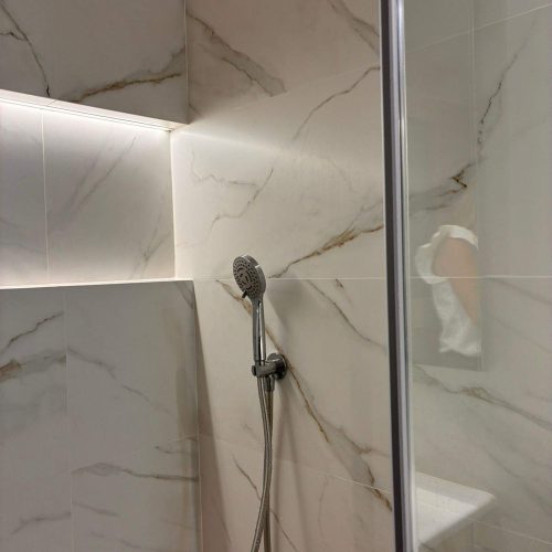 proyecto que hicimos en Badalona . Cocina dos baños y aseo, para que se ponga en ella página web(18)