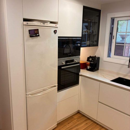 proyecto que hicimos en Badalona . Cocina dos baños y aseo, para que se ponga en ella página web(2)